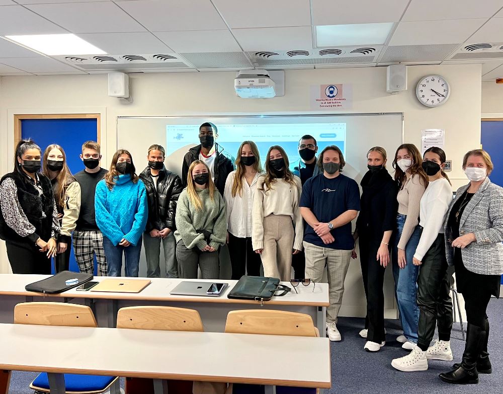 Bachelor program - learning outside the box