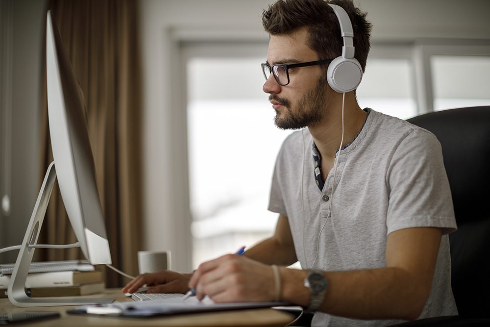 What are the salaries after studying luxury management?