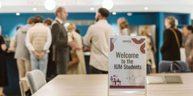 Monaco Mba students at the Office