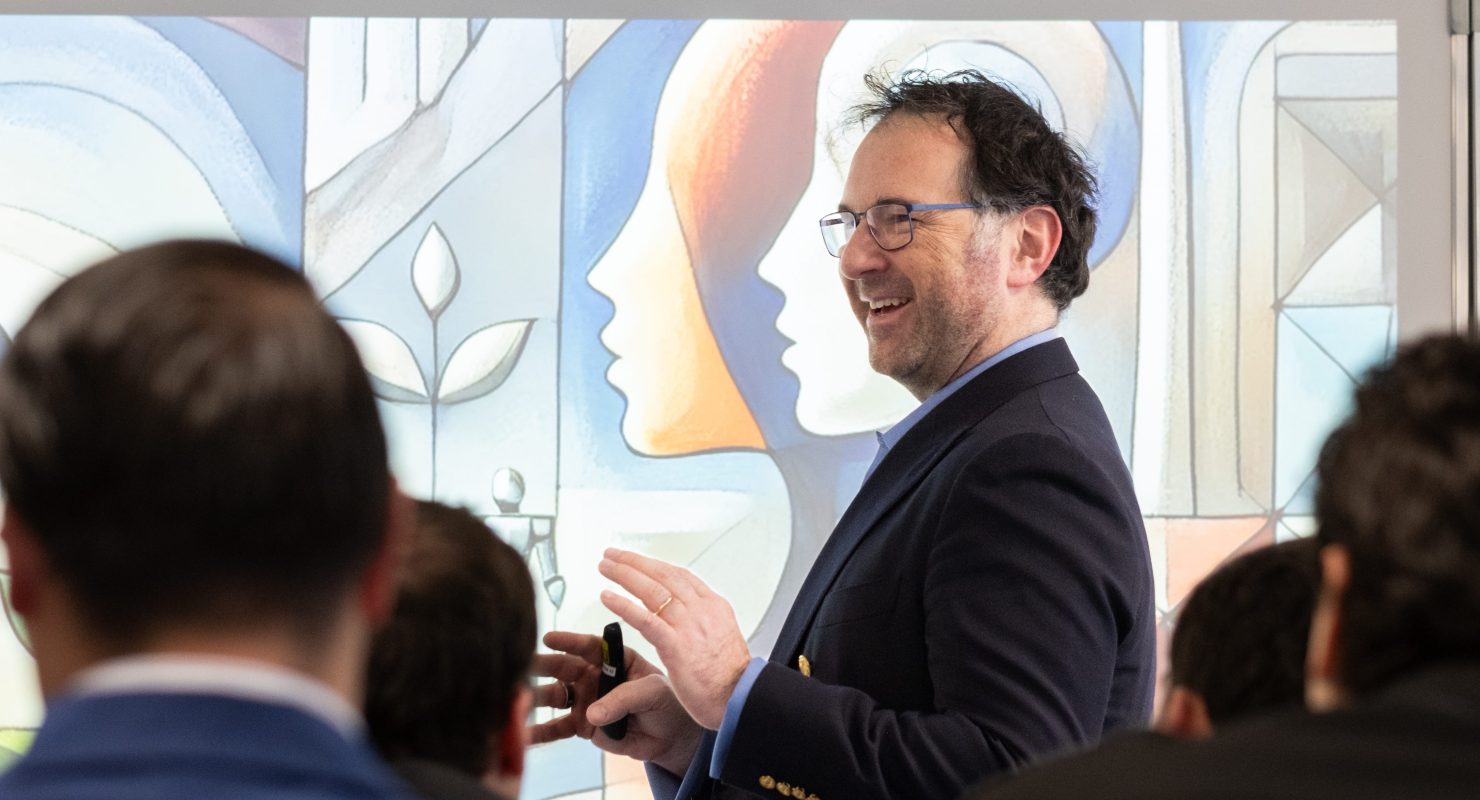 Filippo Ghirelli sur la pensée critique, l’IA et l’avenir des infrastructures lors de la Career Week de l’IUM